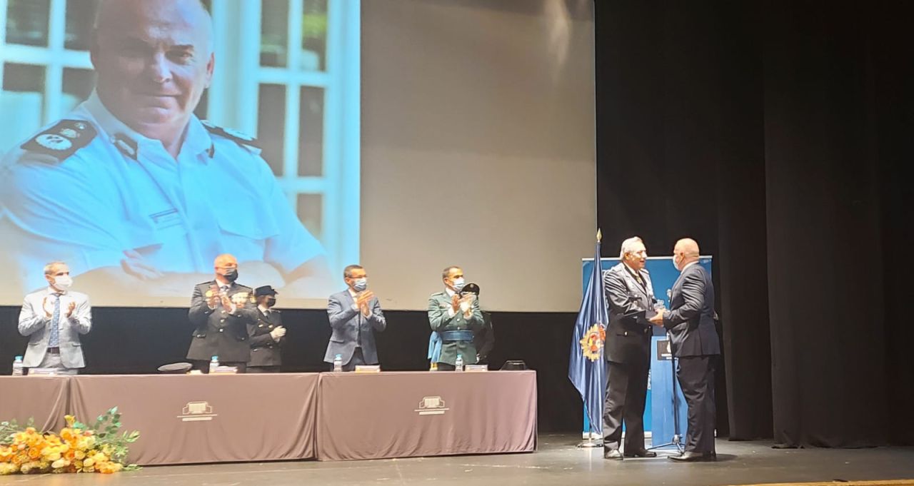 Presentation To Former Commissioner