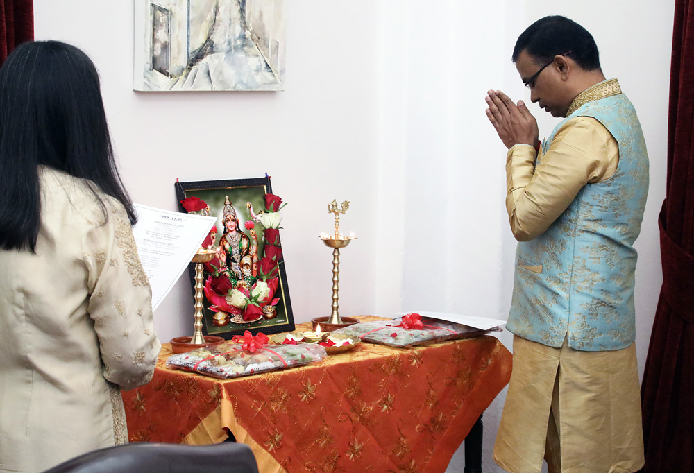 Chief Minister Hosts Dinner to Celebrate Diwali Your Gibraltar TV (YGTV)