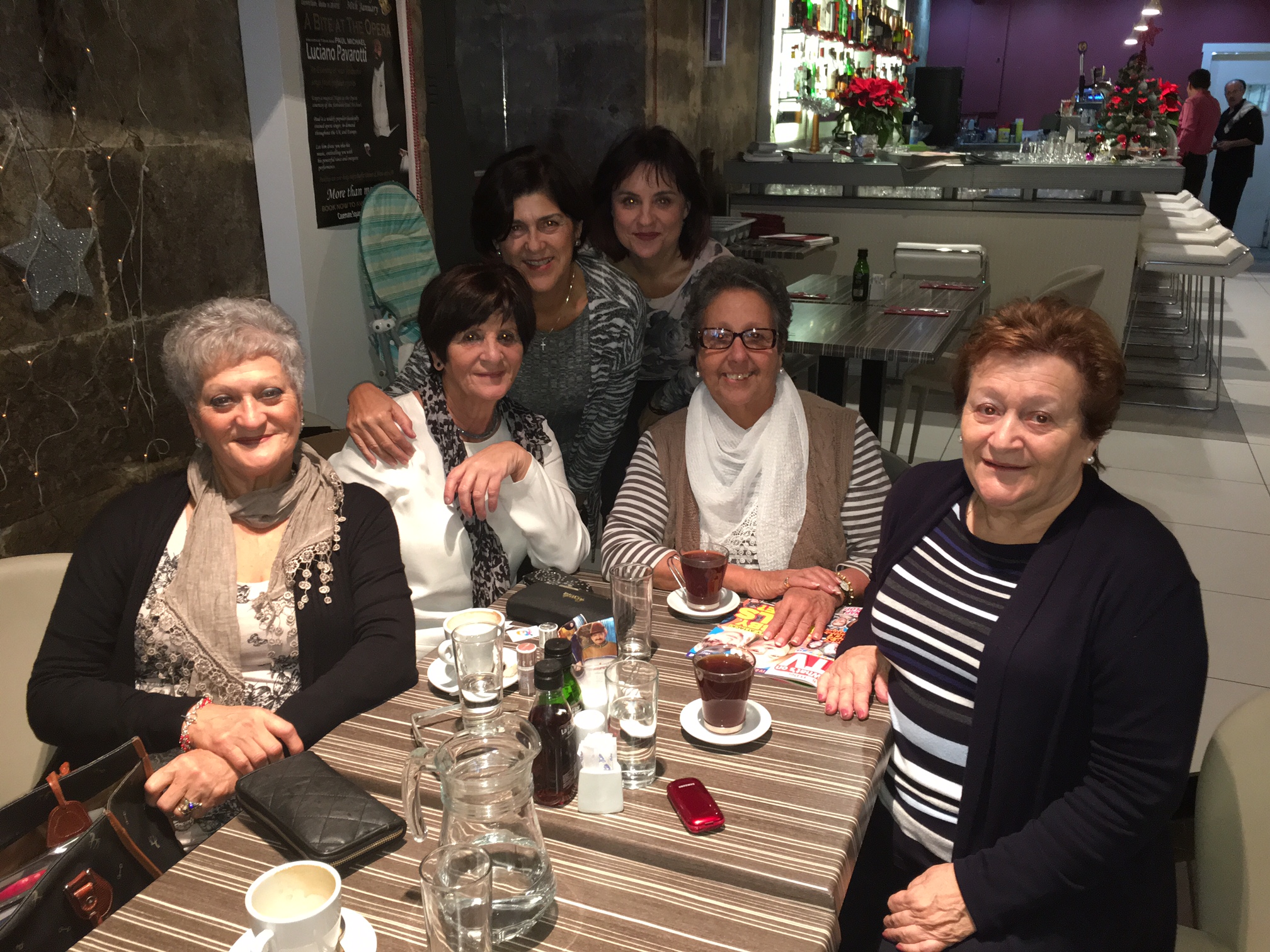 Dec 04 Cancer Research Coffee Morning Raises £415 For The Charity