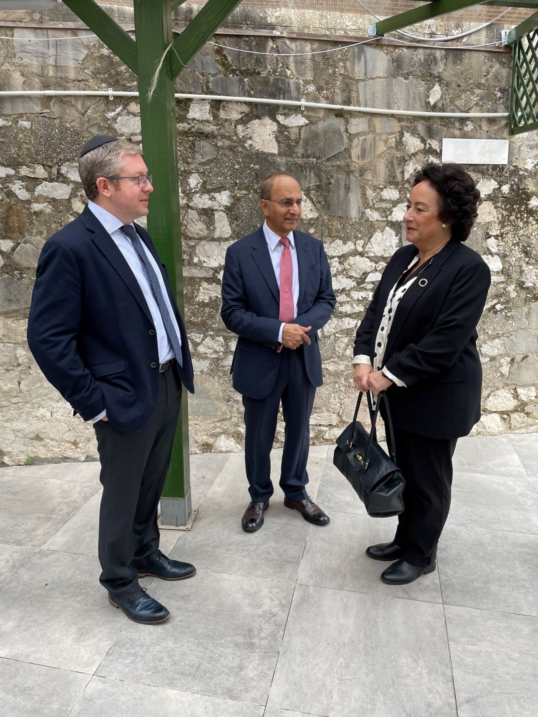Her Worship Visits Jewish Home