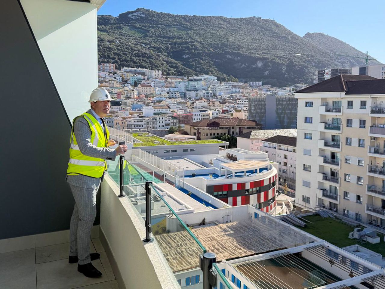 Chief Minister Visits Bob Peliza Mews and Chatham Views Sites 