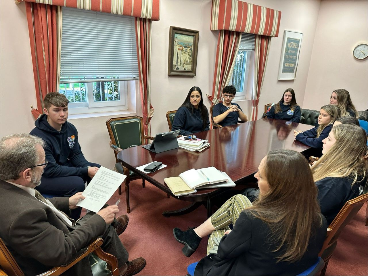 Minister Cortes Meets Head Students