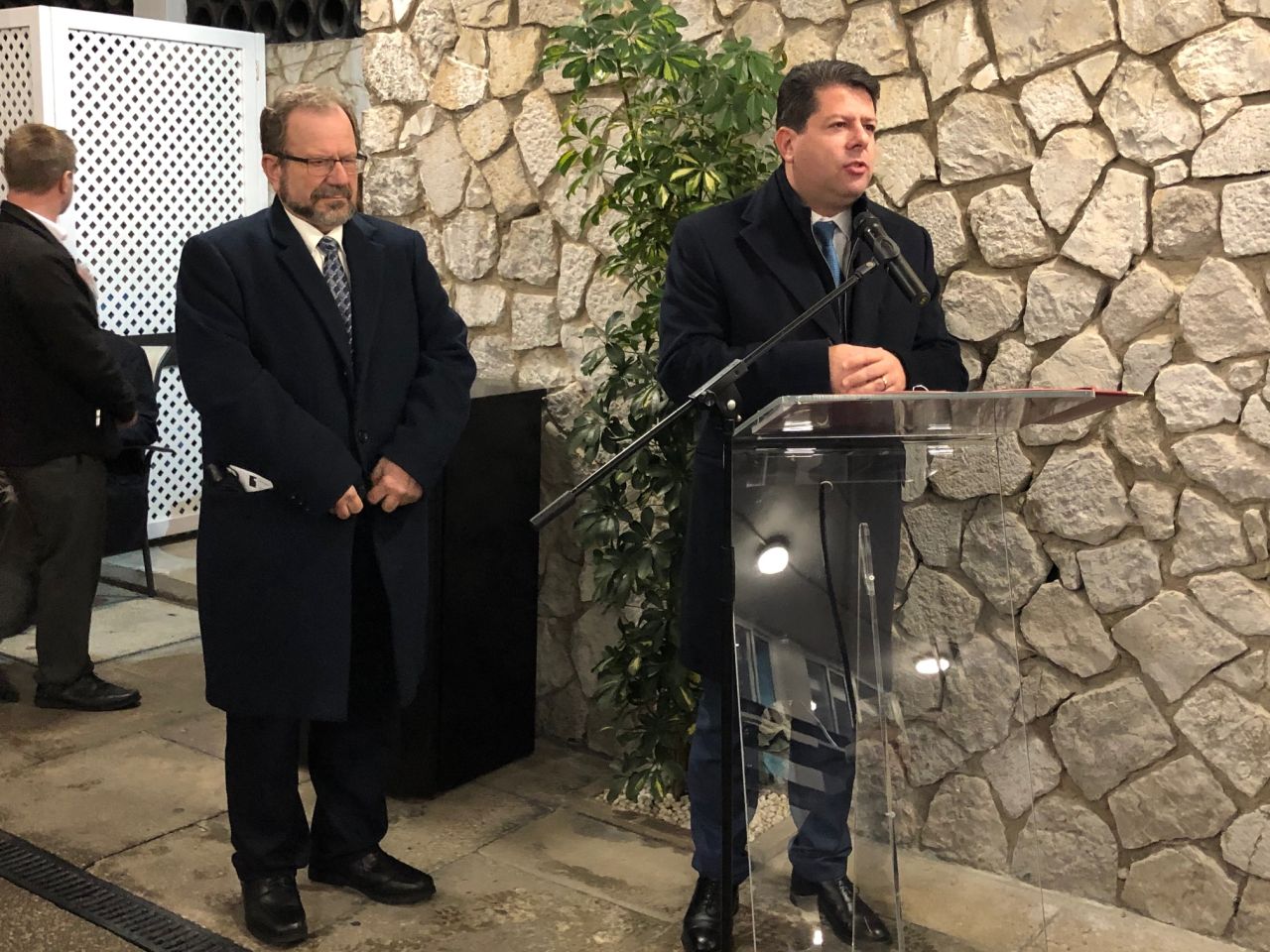 Elio Cruz Exhibition Opens