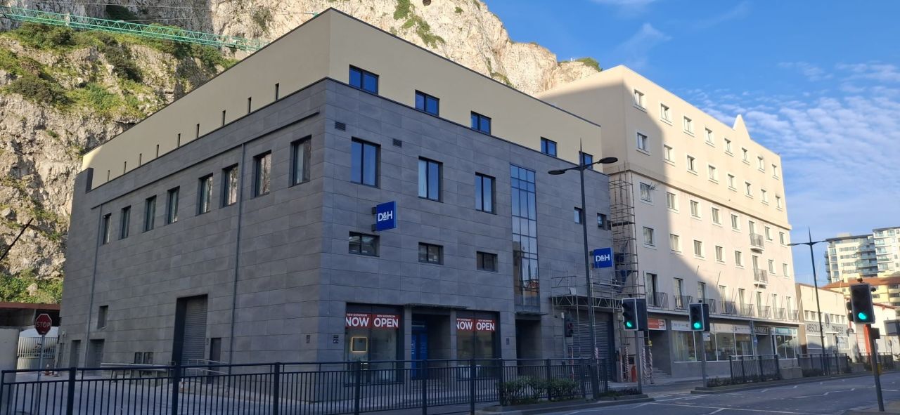 Queen’s Hotel Residents to Move to Sunrise Hostel