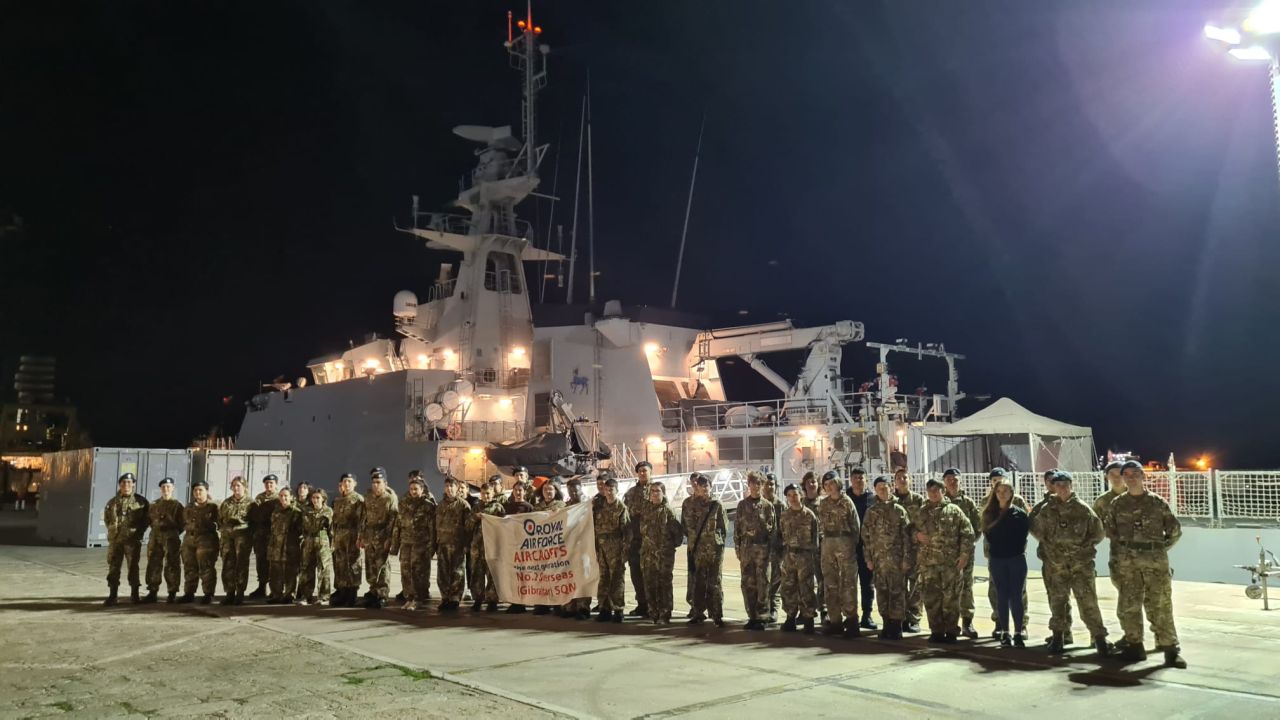 No2 Overseas Squadron’s Visit To HMS Trent