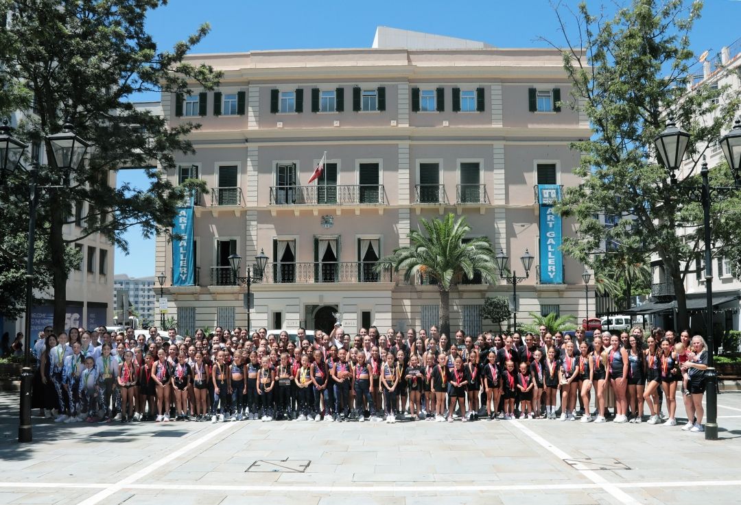 Minister Cortes Congratulates Dancers