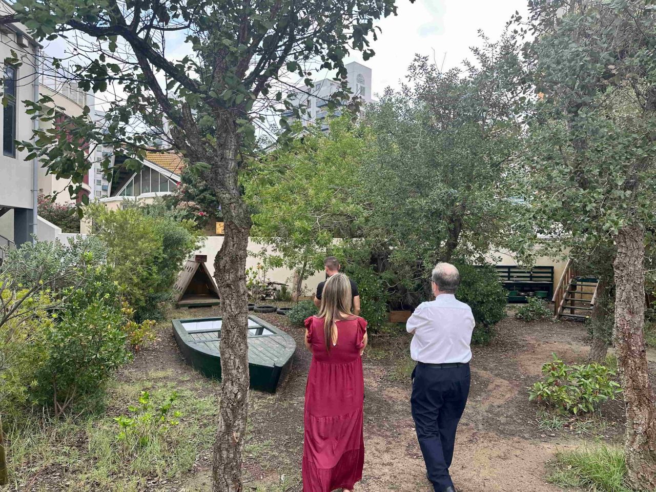 Minister Visits St Paul’s School’s “Forest”
