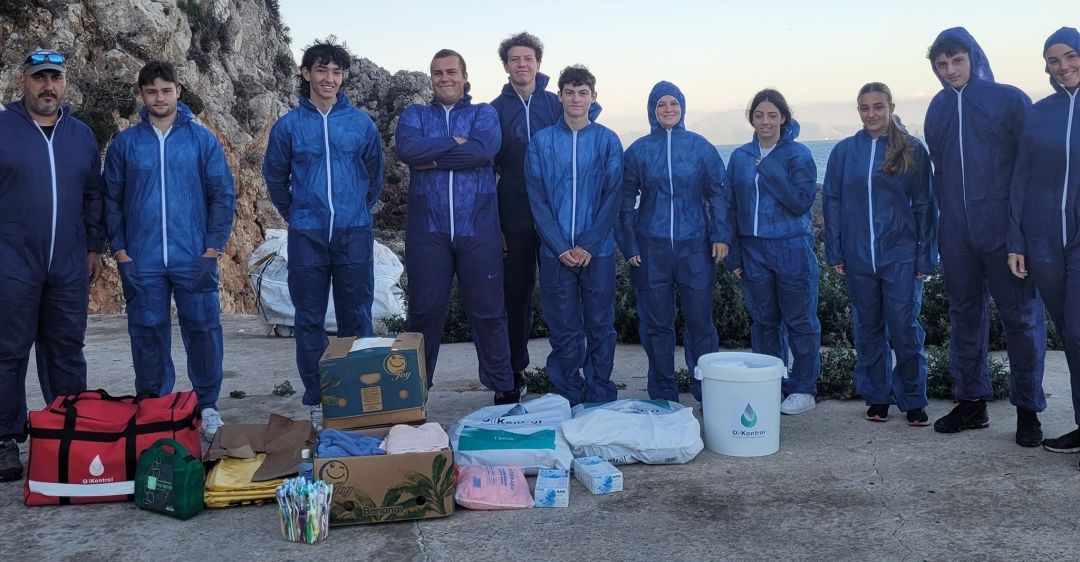Nautilus Project Praise Summer Youth Monitors Following Clean Up Of Oil Spill Gas Venus
