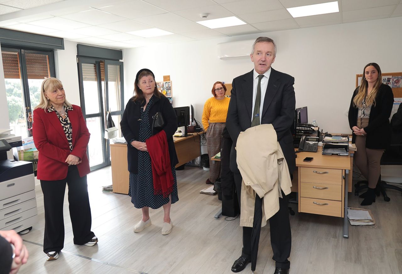 His Excellency The Governor And Lady Bathurst Visit The Housing Department And Housing Works Agency