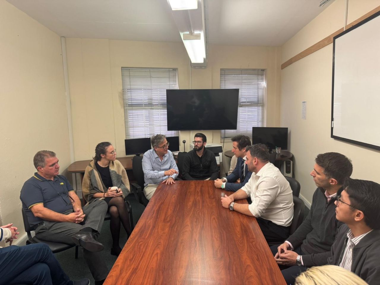 Minister Feetham Visits Economic Crime Unit 