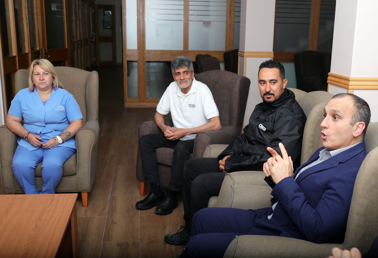 Minister For Civil Contingencies Visits Europa Retreat Centre To Thank Staff