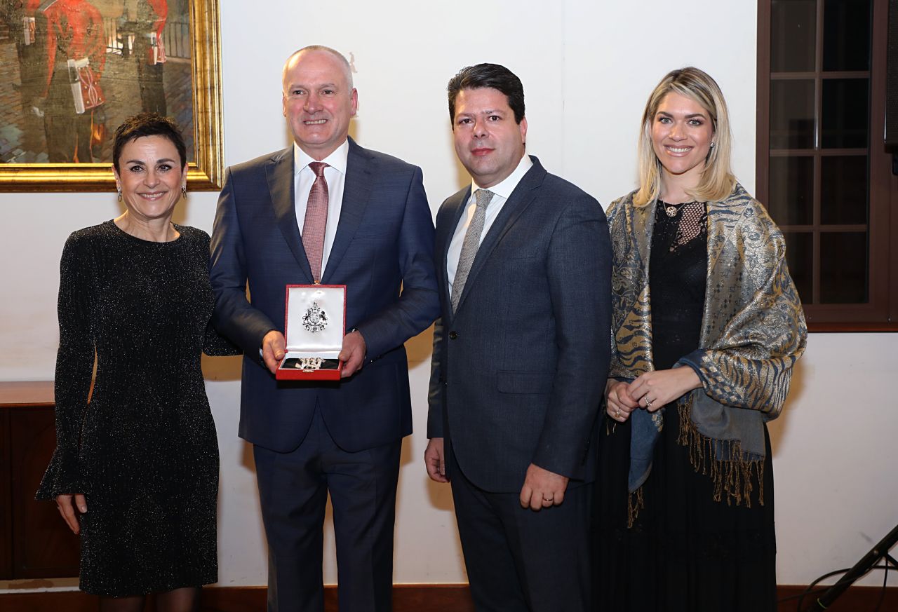Chief Minister Hosts Farewell Reception For Governor And Mrs Davis