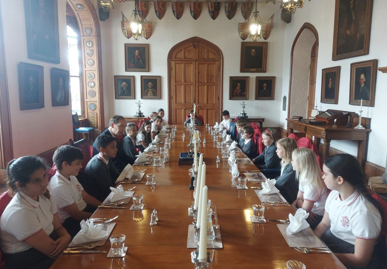 Loreto Convent School Students Attend Lunch At The Convent