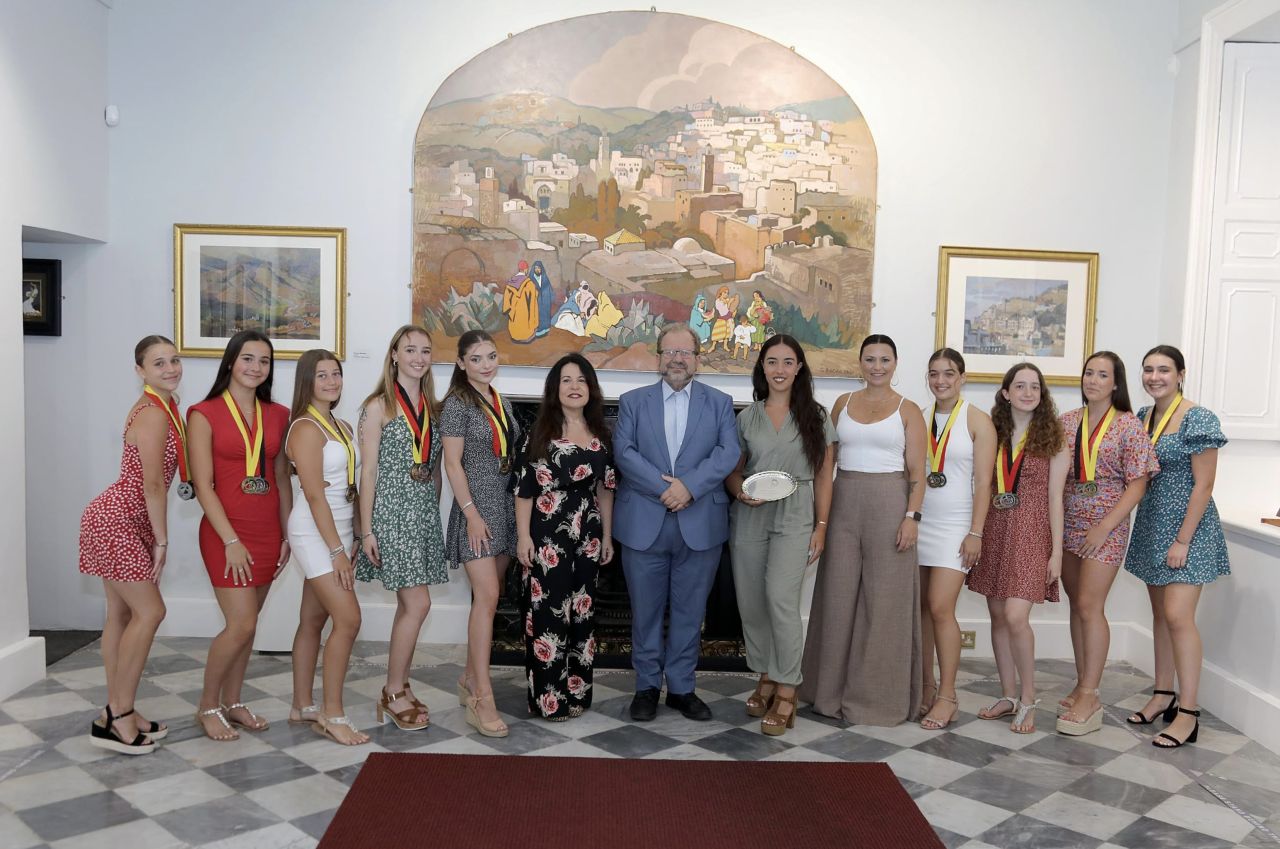 Minister Cortes Congratulates Stylos Dance Studios