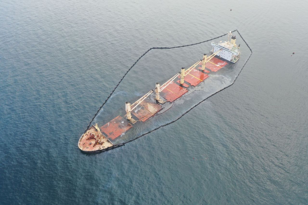 OS 35 – Boom Around Vessel Redeployed