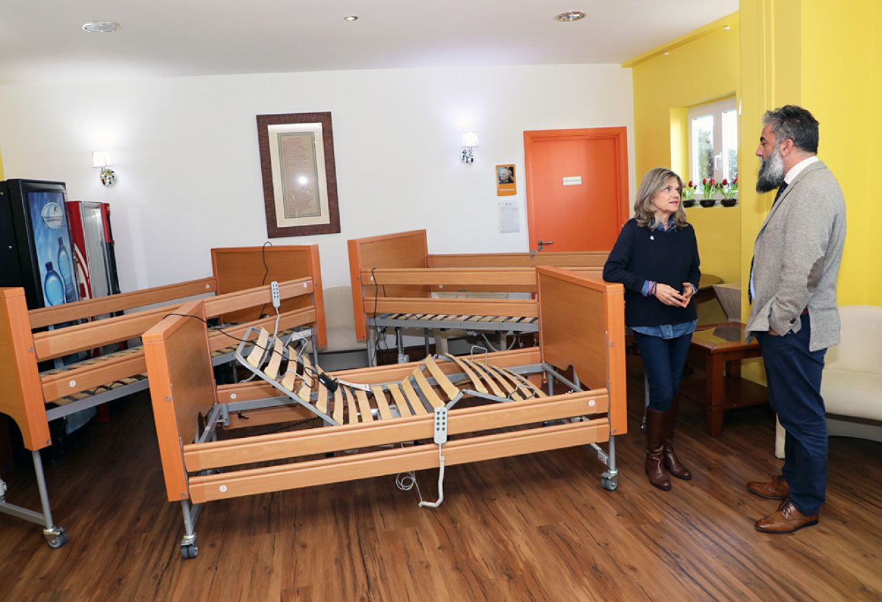 Donation Of Low-Profiling Beds To Mount Alvernia