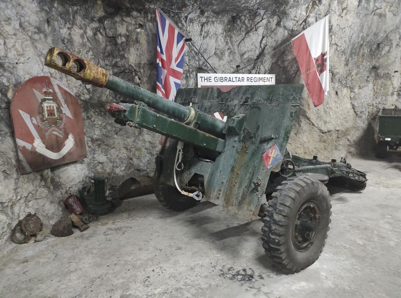 Transfer And Restoration Of The Last Two 25 Pounder QF Field Guns