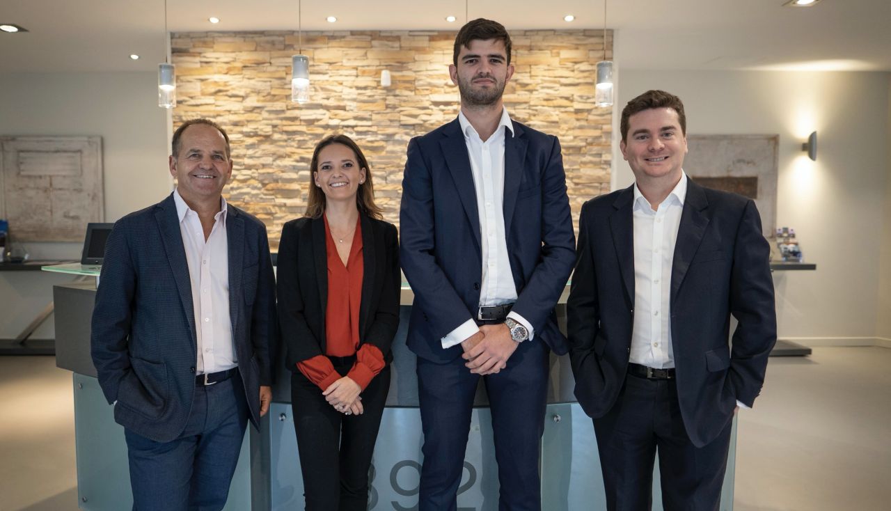 ISOLAS Announces New Associates