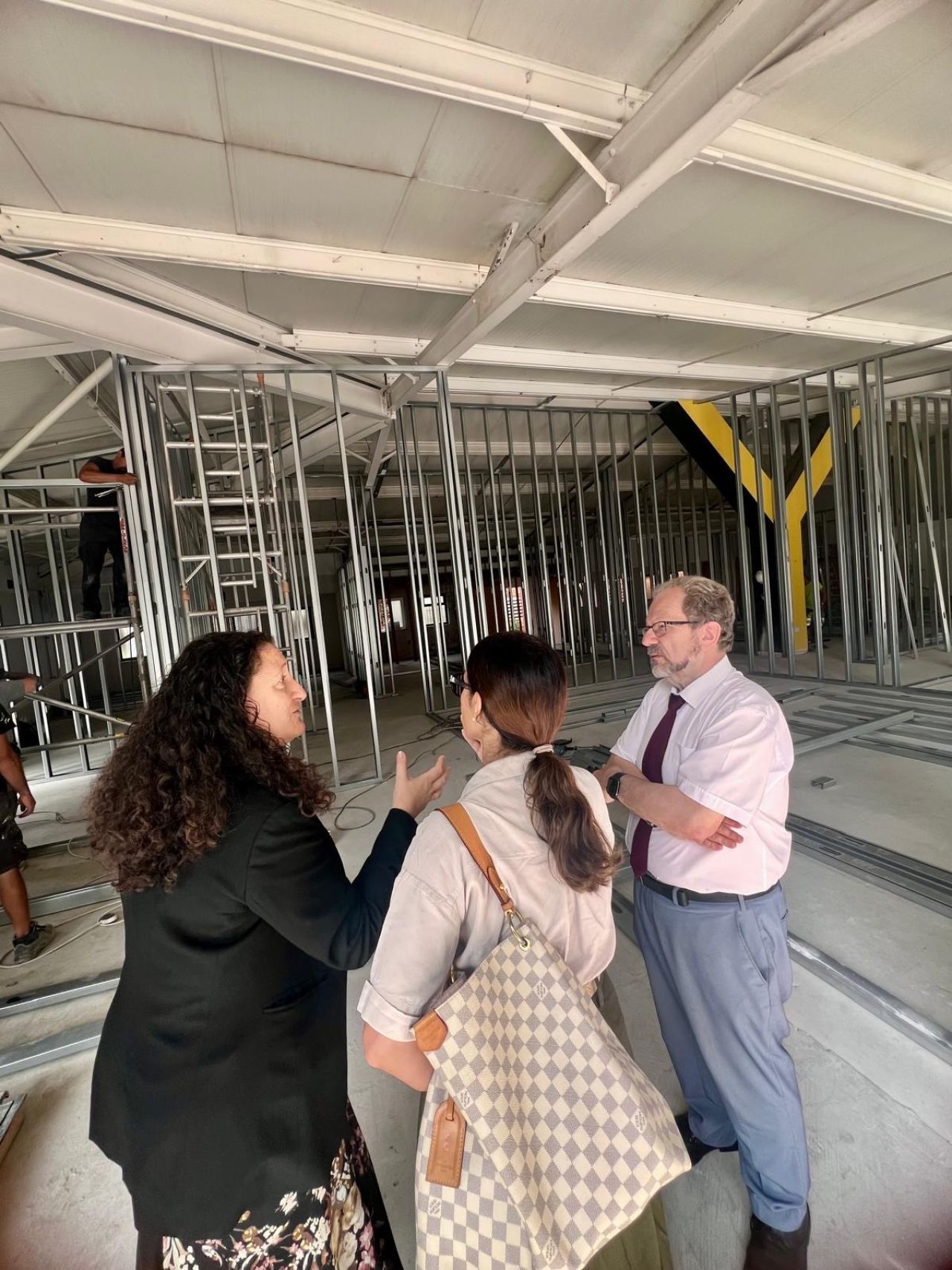 Minister Cortes Visits St Martin’s Extension