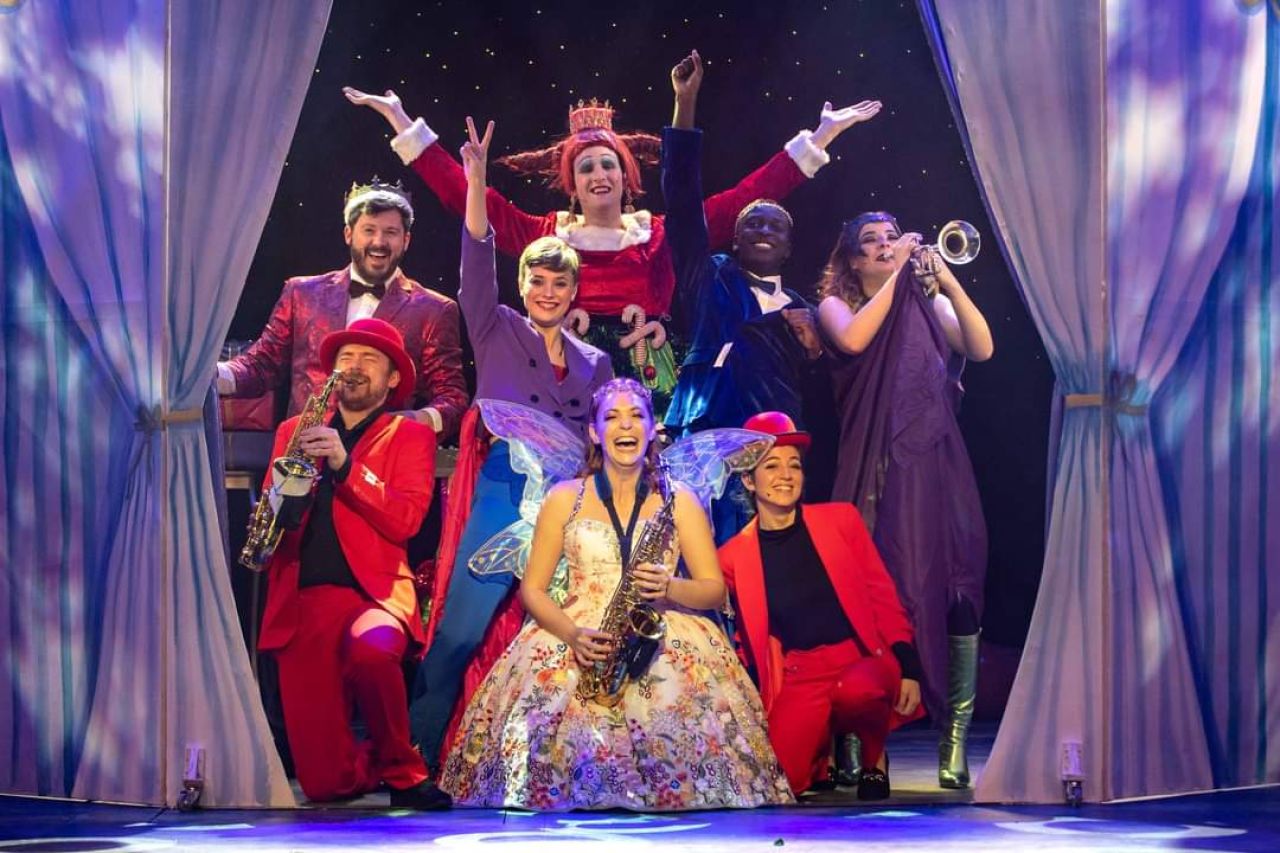 Former Westside Head Girl in UK Touring Theatre Production